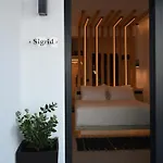 Lackos Luxury 아파트 이메로비글리