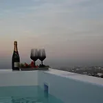 Lackos Luxury *