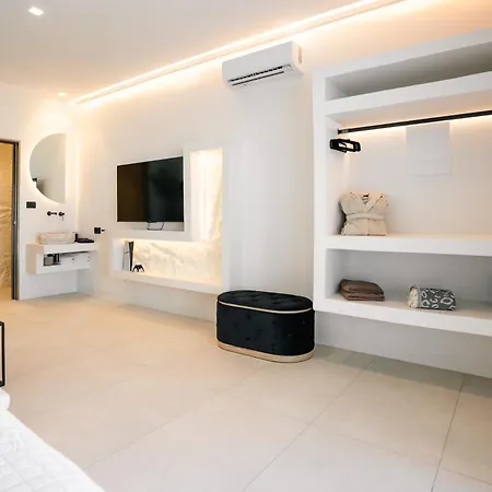 Lackos Luxury Apartment Imerovigli (Santorini)