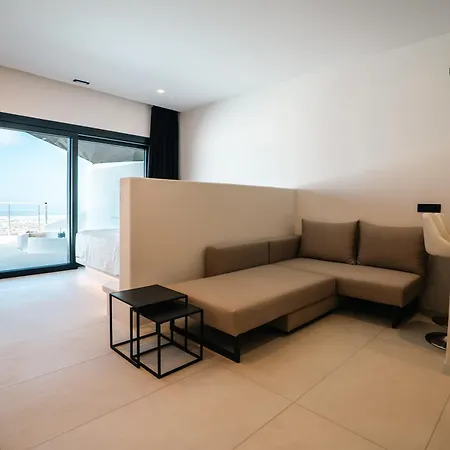 Lackos Luxury * Imerovigli (Santorini)