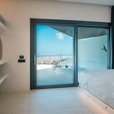 Lackos Luxury *