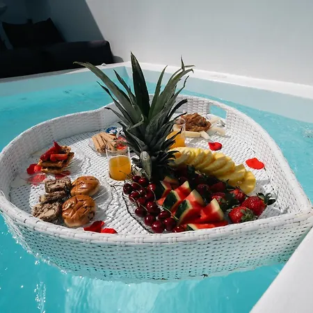 Lackos Luxury Imerovigli (Santorini)